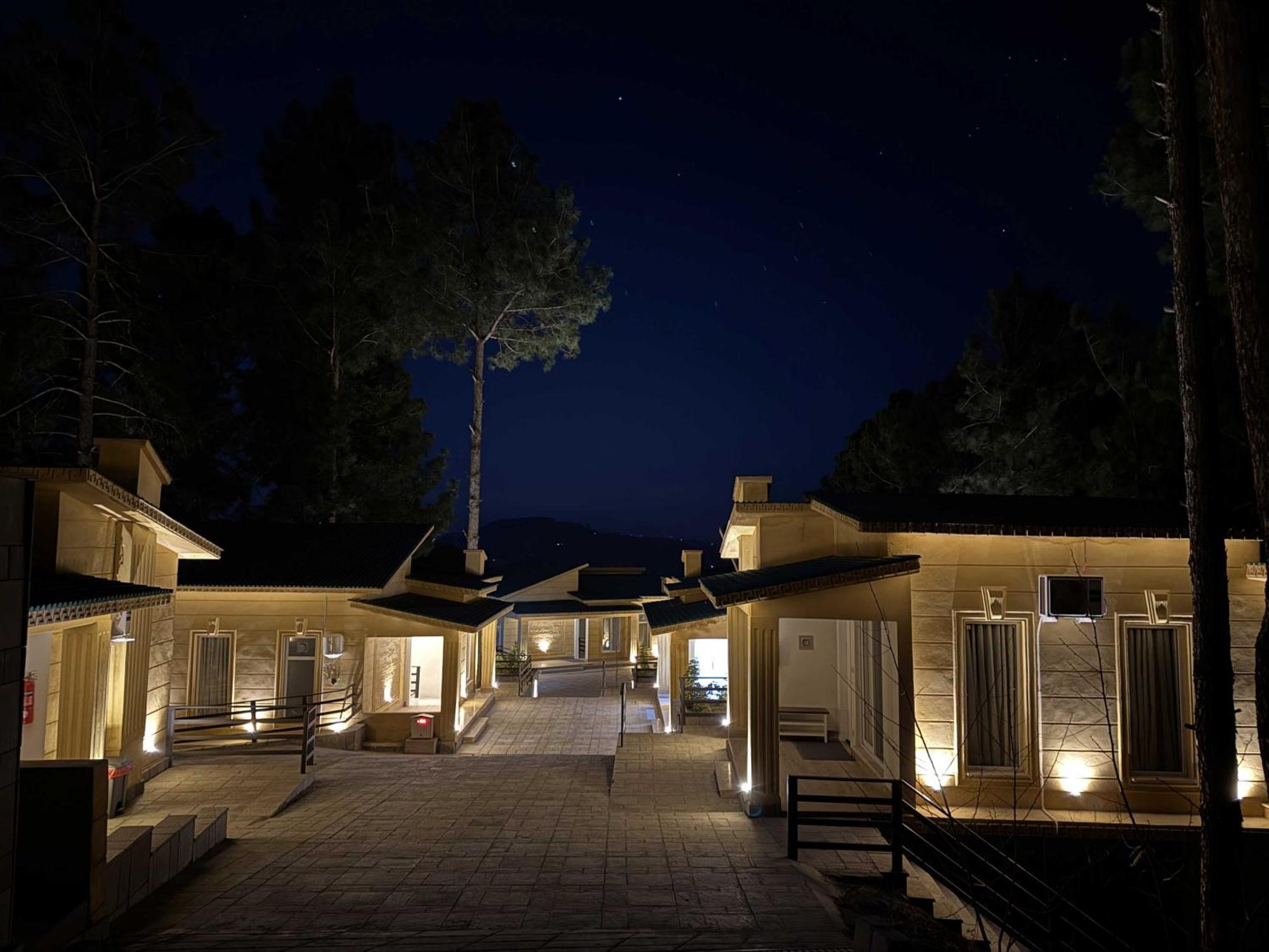 Hidden Hills Hotel & Resort Mansehra Bagian luar foto
